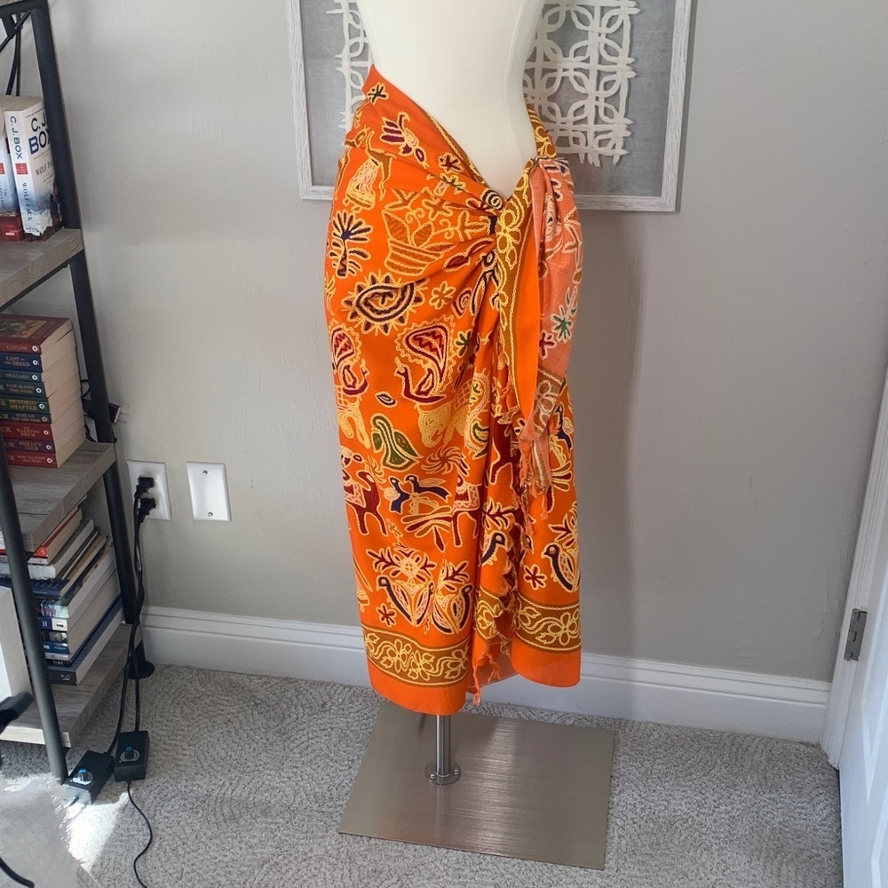 Sarong/ scarf with indigenous hieroglyphics print orange and yellow - Picture 1 of 8